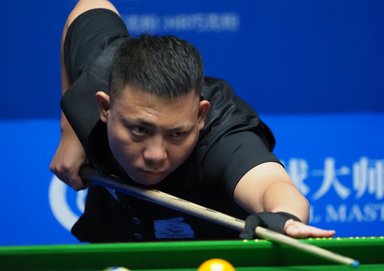 黎伊扬扛起 黎伊扬扛起